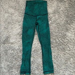 Cropped lululemon pant